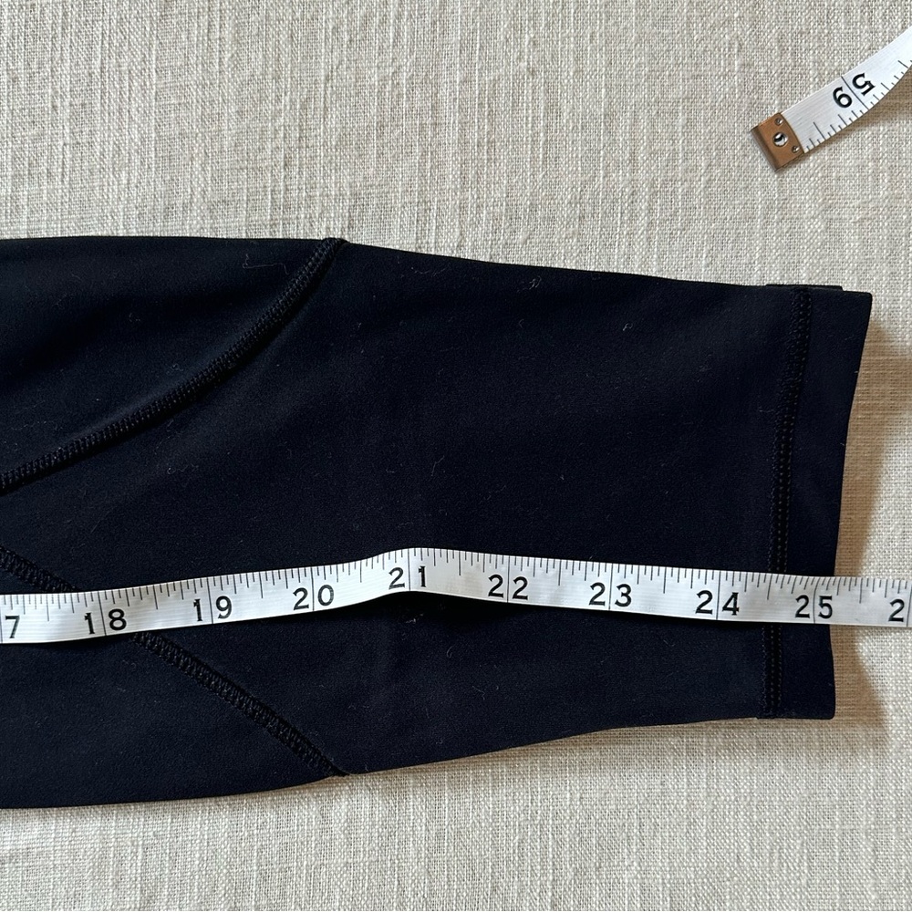 Lululemon In Movement 7/8 Tight (size 6, 25” inseam) - BLACK - Picture 3 of 3